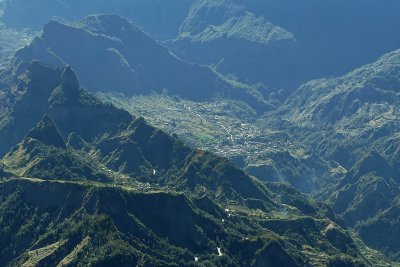 Le cirque de Cilaos vu depuis le point de vue La fentres des Makes