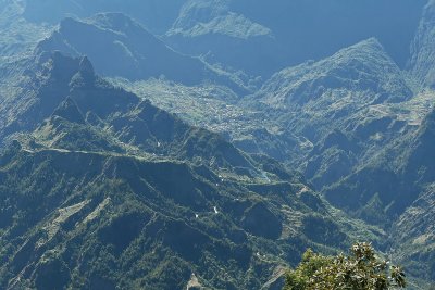 Le cirque de Cilaos vu depuis le point de vue La fentres des Makes