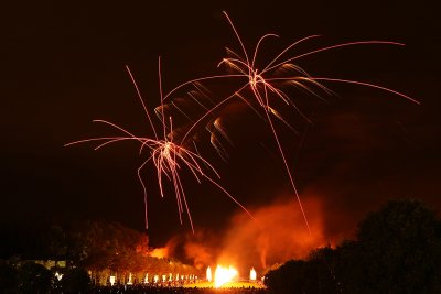 Feu d'artifice dans le parc du chteau de Versailles  l'occasion des Grandes Eaux Nocturnes