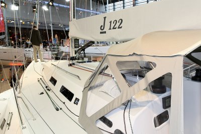 Vue d'un J122 du chantier J Yachts class voilier de l'anne 2008