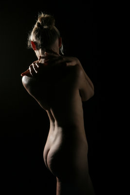 Aurore - Premier essai de photos de nu avec un dclencheur  distance fix sur le botier - Nude first session