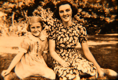 Mary Lou Roseberry Turk and Marian Hill Roseberry Jewell 1940