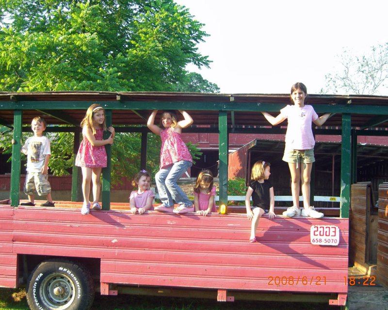 farm_bus.jpg