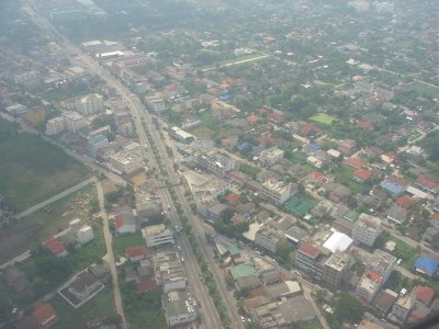 Descending into Don Muang