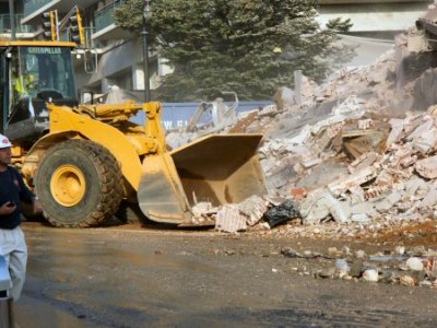 Clean Up on North Avenue