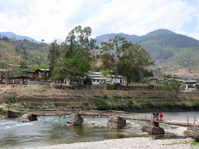 Temporary bridge over the Mo Chhu, Punakha