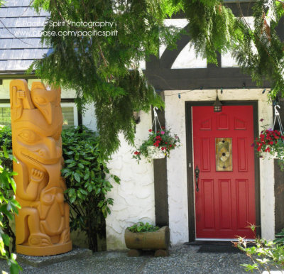 House with a totem, West Vancouver