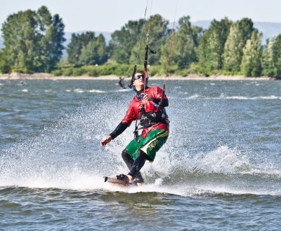 June 27 08 Sauvie Kiteboarding-869.jpg