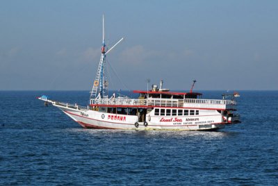 Perama boat