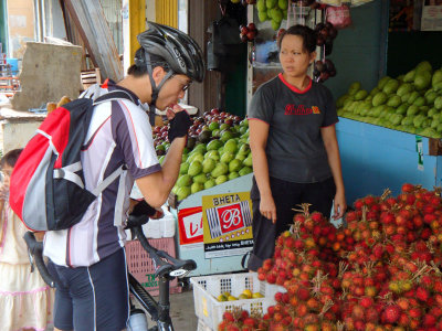 buying rambutans before we leave Tj Pinang.