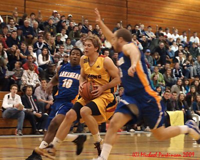 Queens Vs Lakehead 05884_filtered copy.jpg