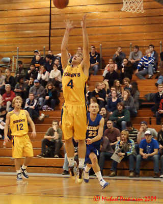 Queens Vs Lakehead 05974_filtered copy.jpg