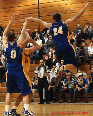Queens Vs Lakehead 06035_filtered copy.jpg