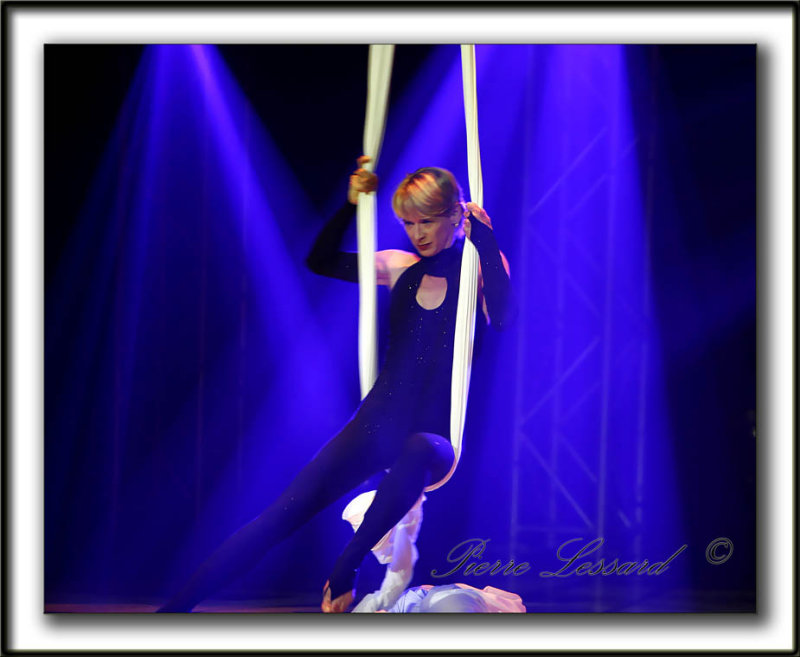  DANIELLE BEAUDOIN - TISSUS ARIEN  /  AERIAL SILK   _MG_3539a