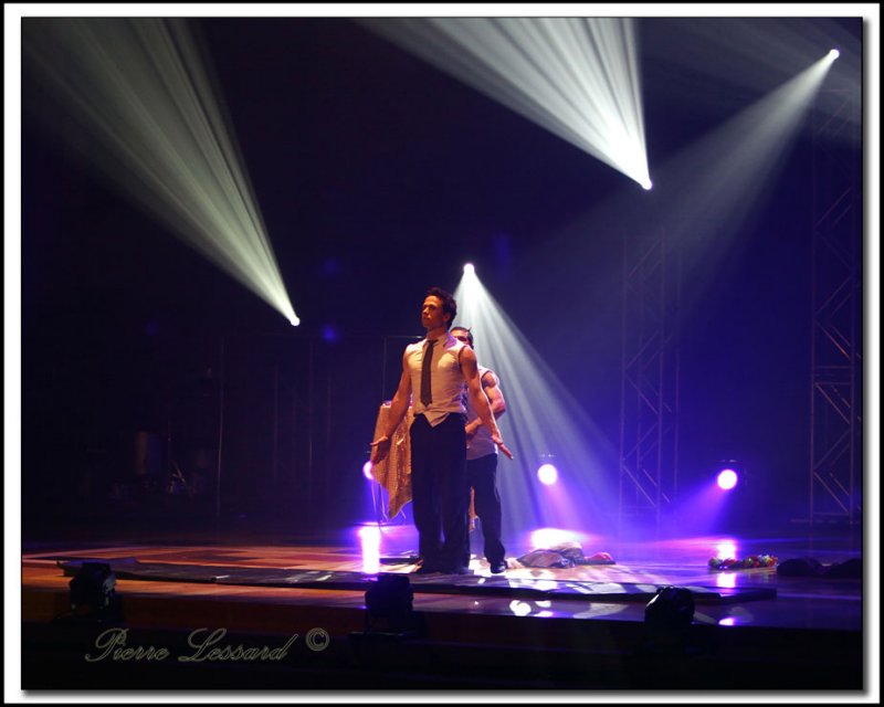 _MG_4261a    -  VINCENT DUB et CBASTIEN TARDIF - MAIN  MAIN  /  HAND TO HAND