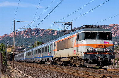 The BB22392 between Agay and Saint-Raphal.