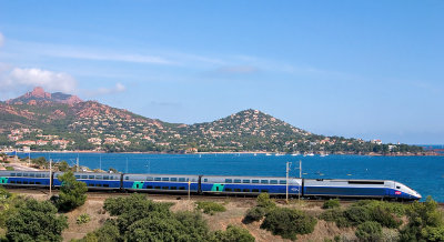 A TGV Duplex near Agay.