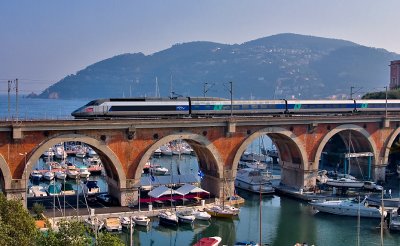 Near Cannes, a TGV Rseau on the La Rague bridge, at Thoules-sur-Mer.