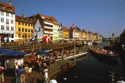 Afternoon at Nyhavn's cannals