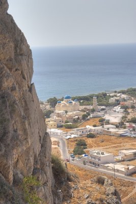 Perissa_view_from_chrurch in the rocks
