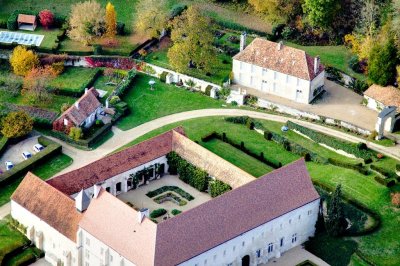 La batisse entire