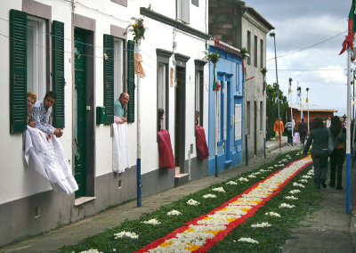Windowsills & Roads Decorated