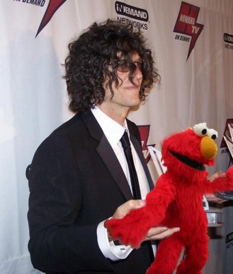 howardwithelmo.jpg