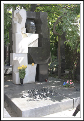 Tomb of  Khrushchev