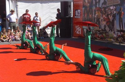 Chinese Acrobats 4