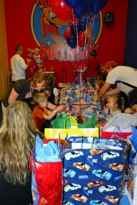 Jakes Party271nxjw.jpg