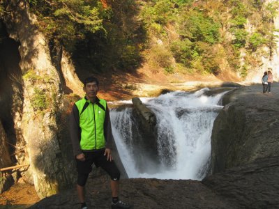 The lower falls is the Masutobi Waterfall.