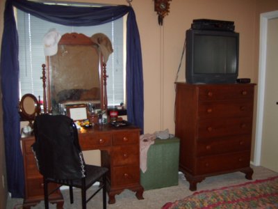 B Bedroom furniture