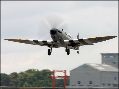 The Grace Spitfire - Supermarine Spitfire T.IX