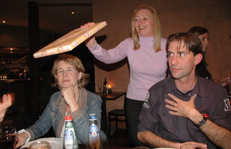 Eric: ouf cest pas pour moi. Veronique: cest quoi encore cette affaire