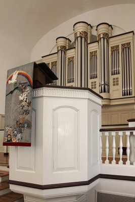 IMG_9960 podium with Noah's Ark  parament .jpg