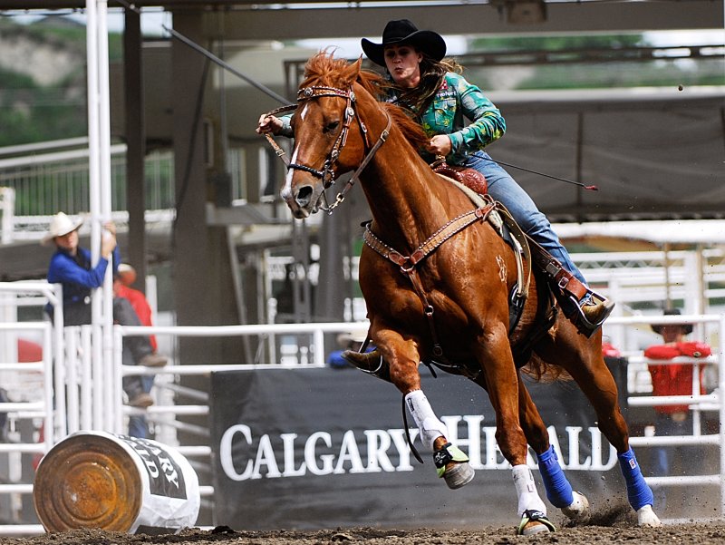Lady Barrel Racing