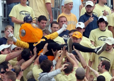 Buzz gets a lift from Tech faithful