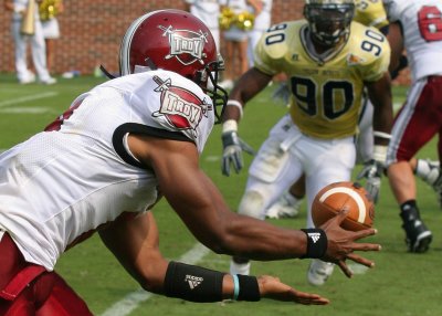 Troy WR Gary Banks hauls in a sideline pass