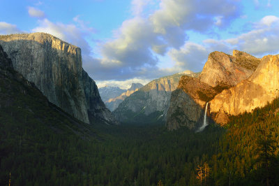 4039 Sun light at Tunnel View_1.jpg