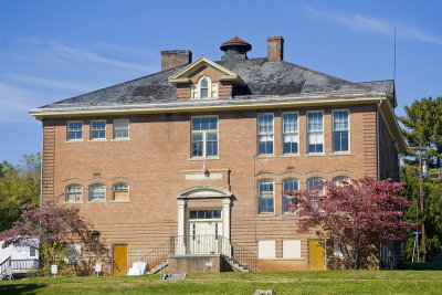 Elementary school, Woodstock, VA