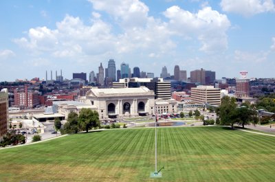 Union Station & the Kansas City Skyline in August 2008.