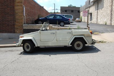 I saw this on the streets of Kansas City and I had to stop and snap a few pictures. What a cool old ride.