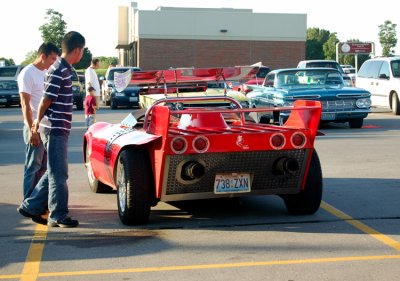 Only a goober would drive around in this thing. Lincoln is full of them.