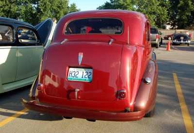 Graceful lines. What a trunk.