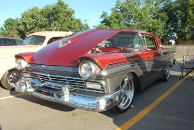 Now these cars were cool right out of the factory. I have to say however, I don't care for the paint job.