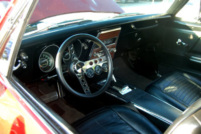 I wish it had the original steering wheel.