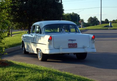Notice the blue pin tail lights glued to the center of the red ones?