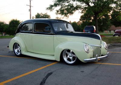 This is another perfect example of a completely ruined car. What a nice ride, turned into a bloody cartoon.