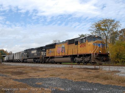 A UP leader is on a unit grain train at Moneta Va.jpg