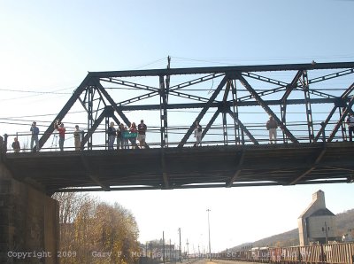 A TV crew and others on the bridge at Grant St.jpg